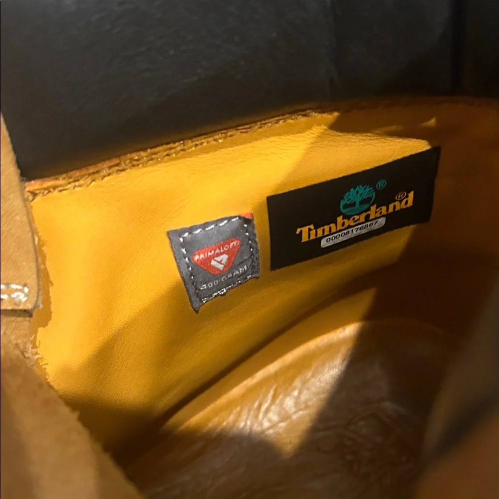 Timberland Classic Brown Boots with Yellow Laces - Picture 6 of 7